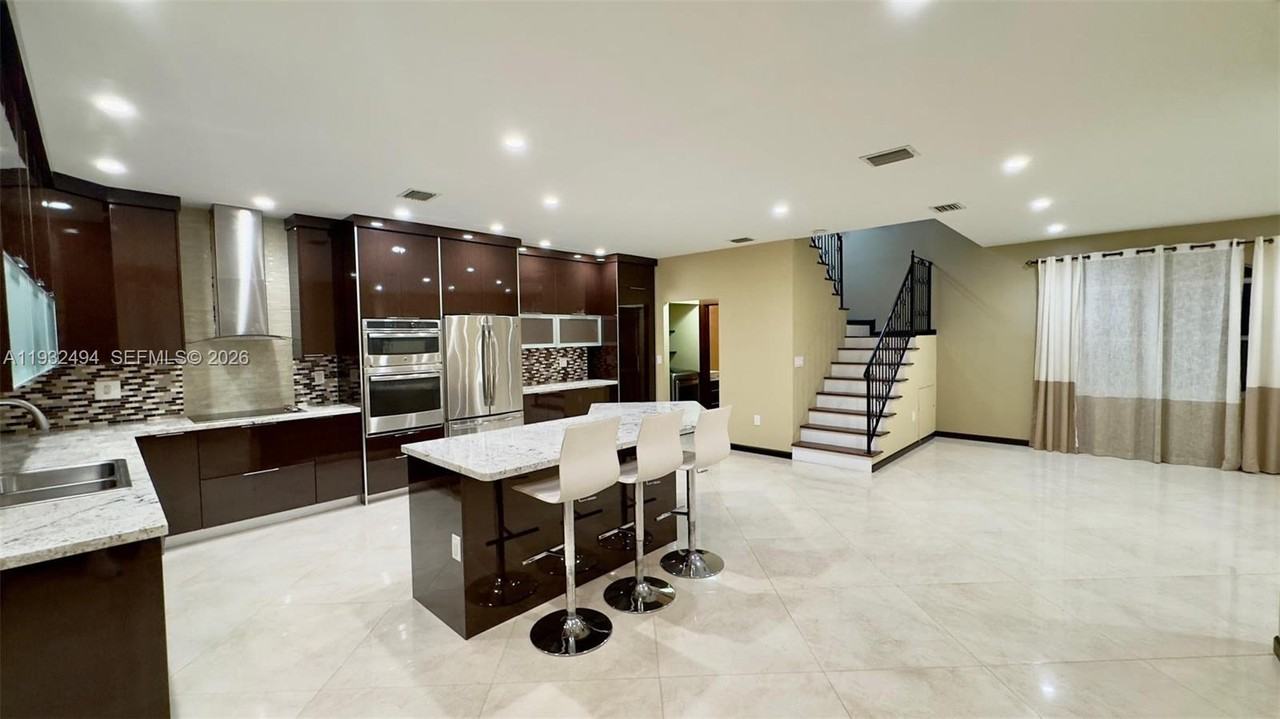1094 Redwood Street #1094
