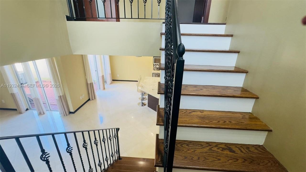1094 Redwood Street #1094 - Photo 3 of 41