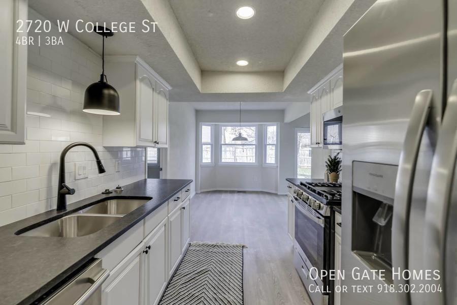 2720 W College St - Photo 3 of 31