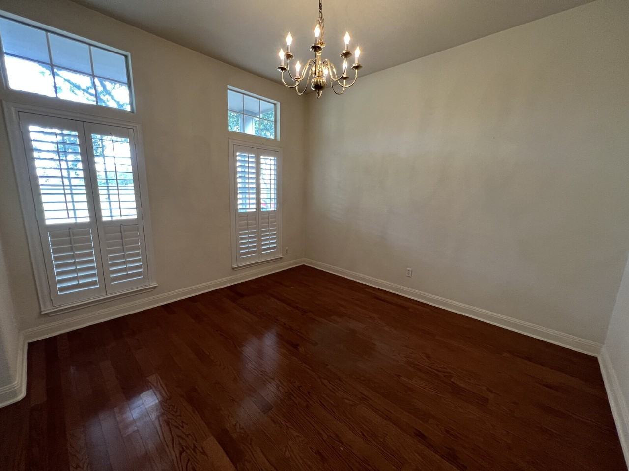 6126 Hartson - Photo 2 of 14
