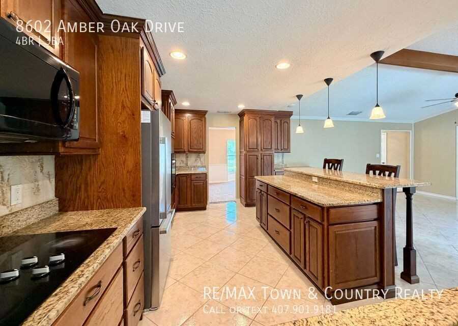 8602 Amber Oak Dr - Photo 5 of 41