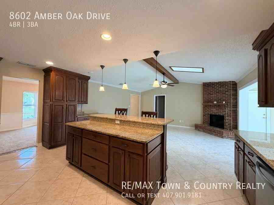 8602 Amber Oak Dr - Photo 6 of 41