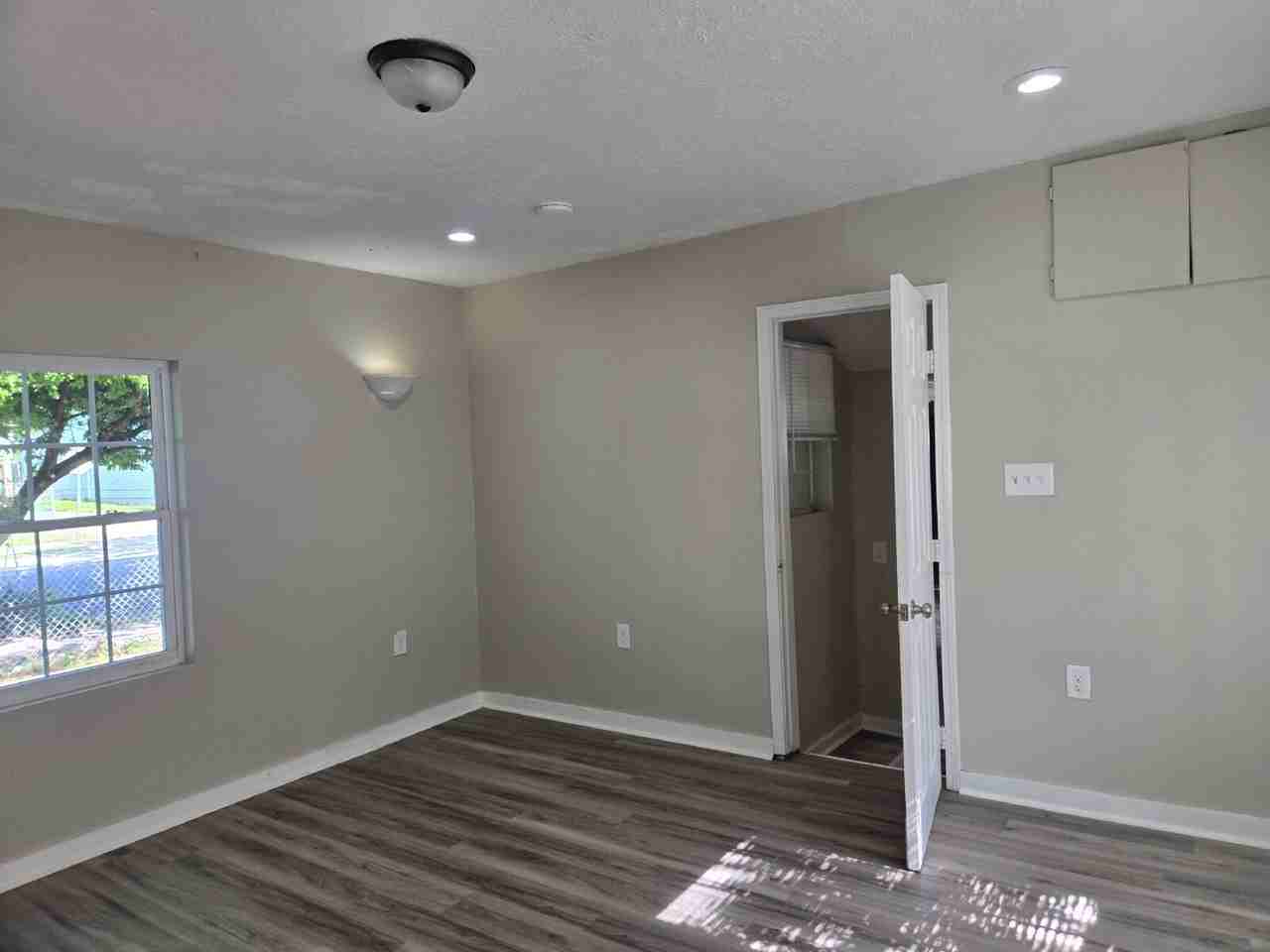 451 N 25th St - Photo 4 of 19