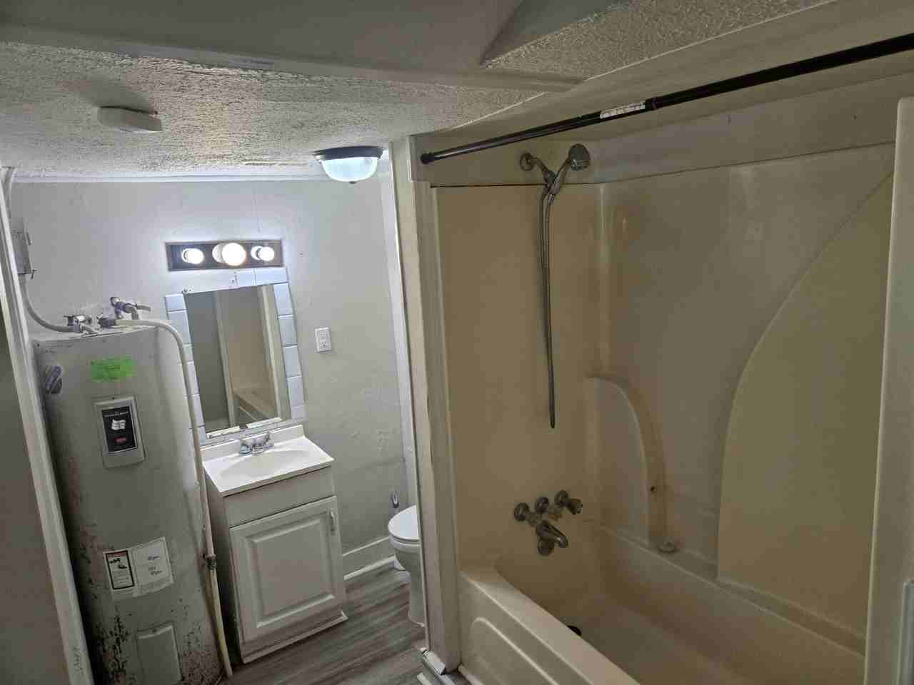 451 N 25th St - Photo 7 of 19