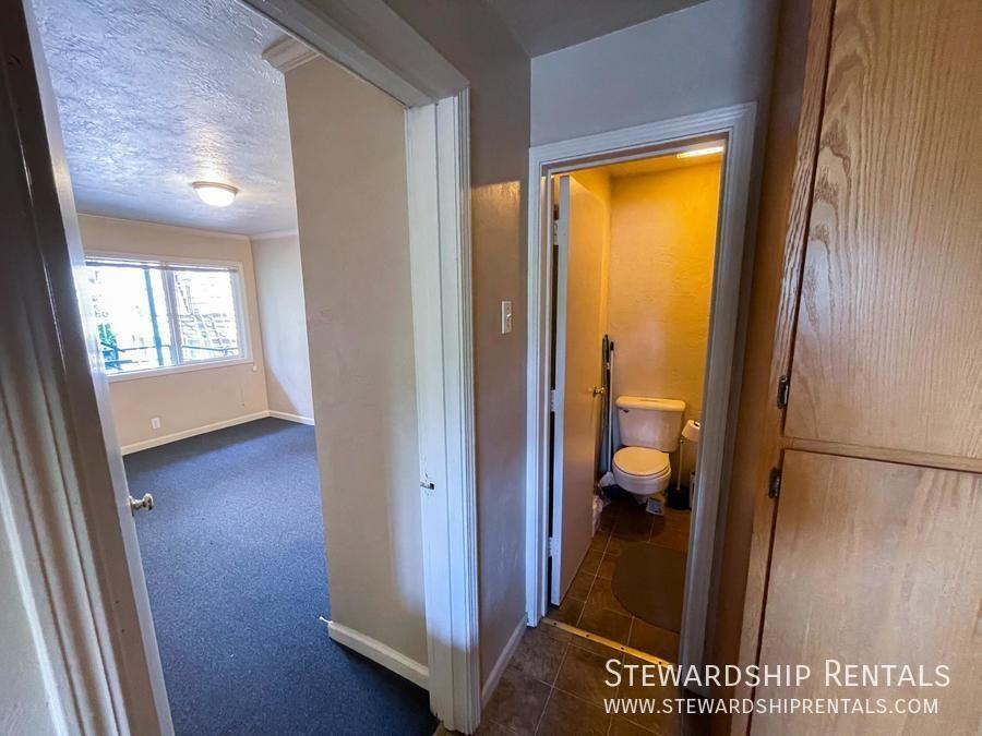 1827 Harris St #207 - Photo 7 of 9