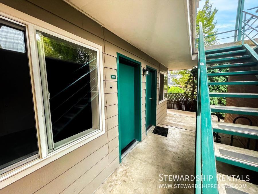 1827 Harris St #107 - Photo 2 of 11