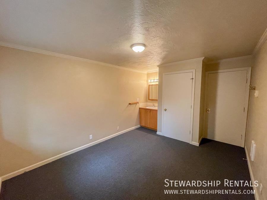 1827 Harris St #107 - Photo 3 of 11