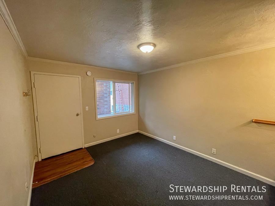 1827 Harris St #107 - Photo 6 of 11