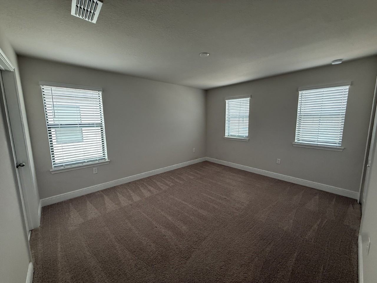 139 Angela'S Ave - Photo 4 of 14