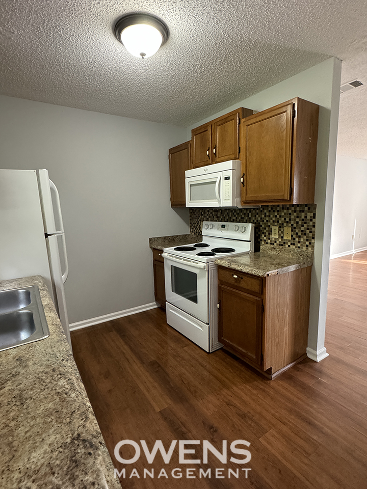 3767 Oakwood Hills Dr - Photo 4 of 9