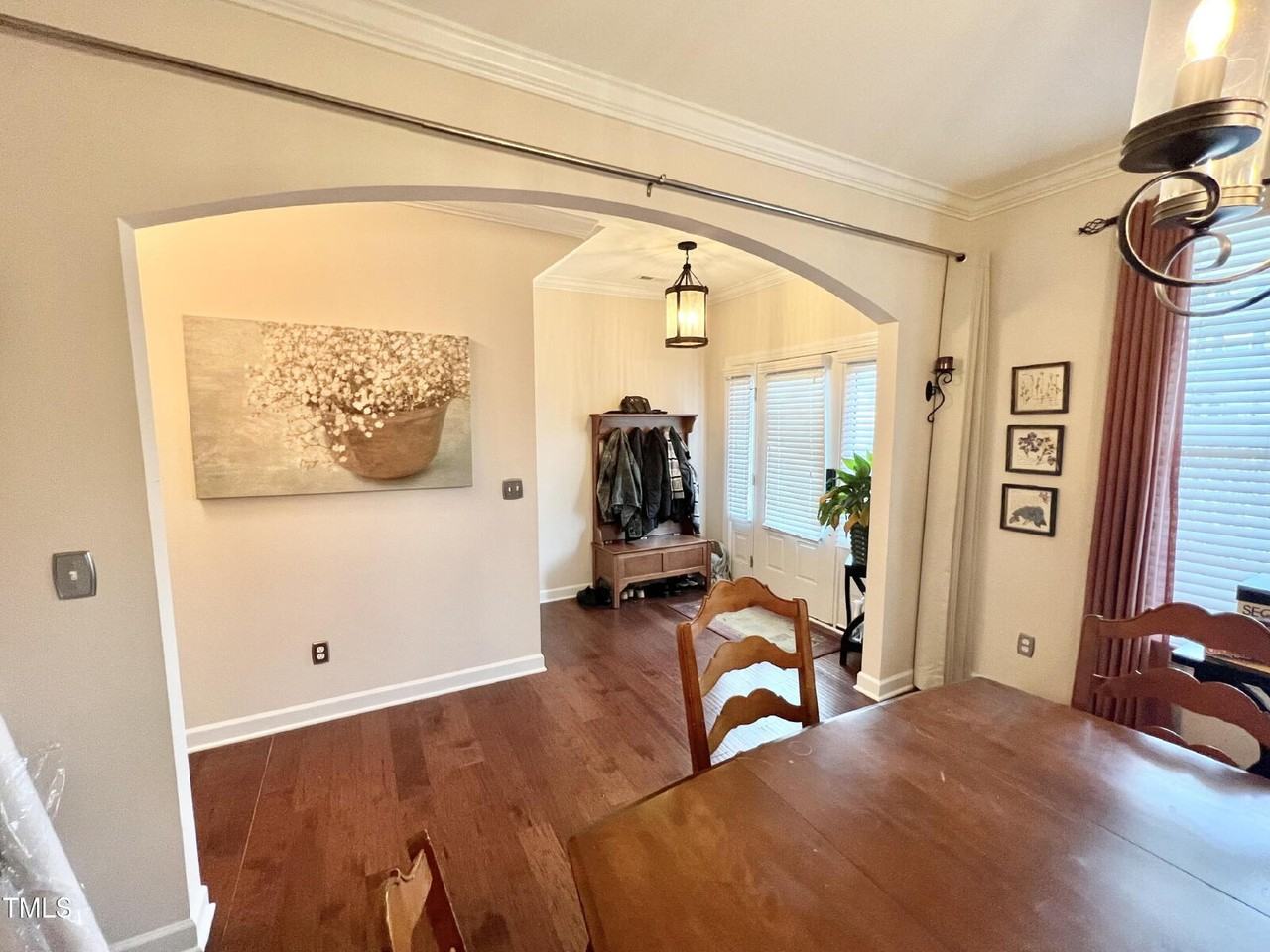 3441 S Beaver Ln - Photo 4 of 21