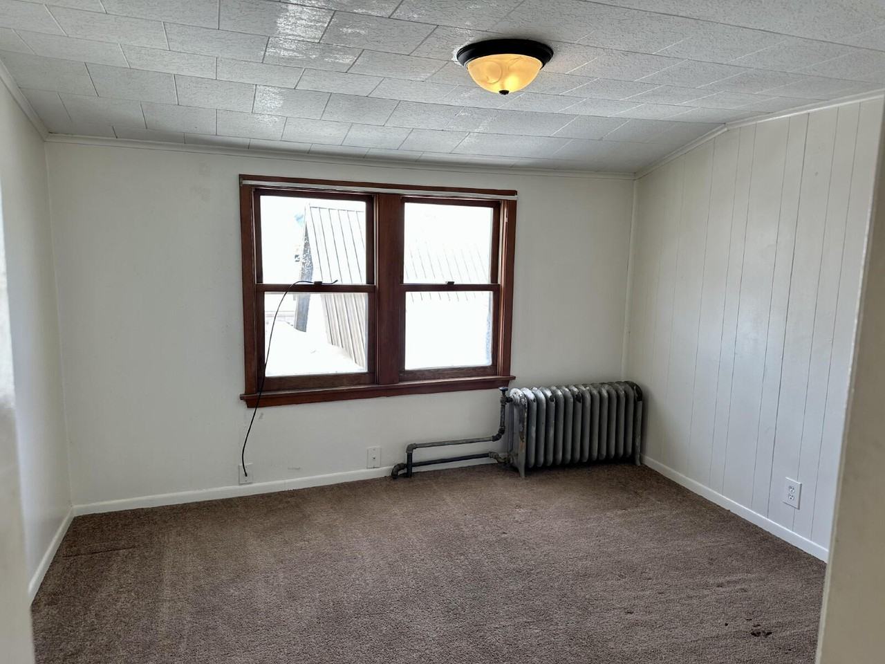 218 2nd St N - Photo 4 of 8