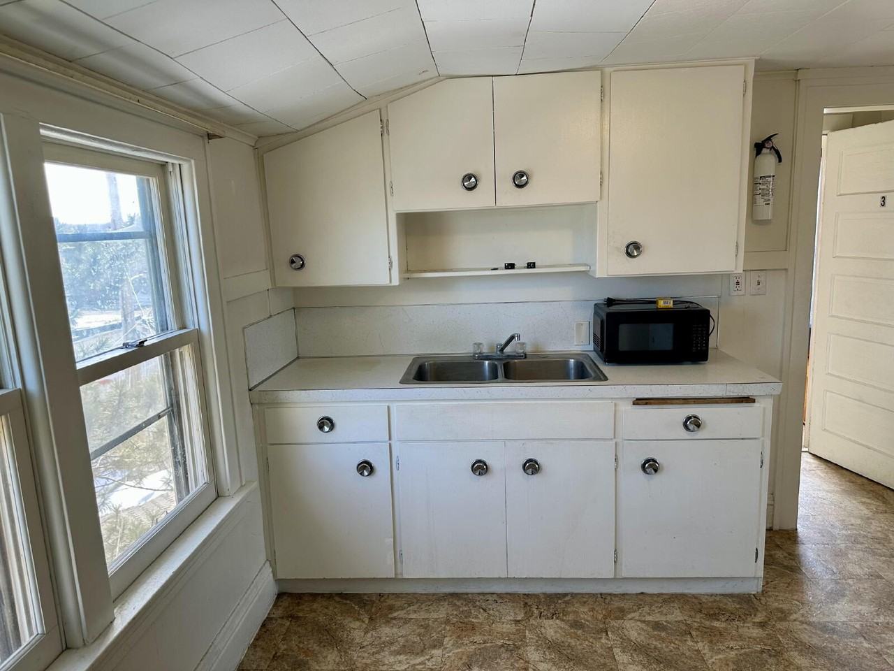 218 2nd St N - Photo 6 of 8