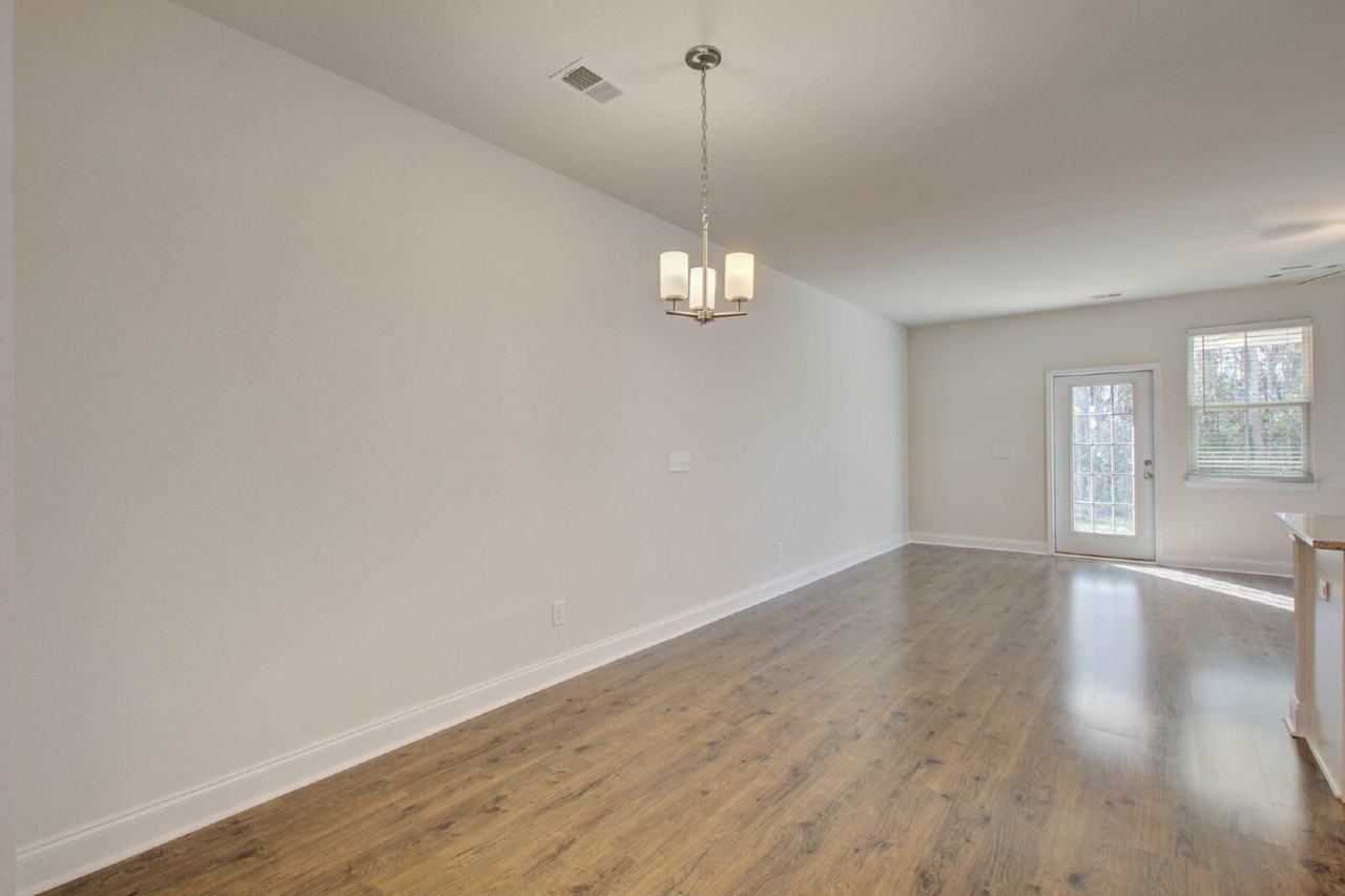 7821 Montview Rd - Photo 4 of 25