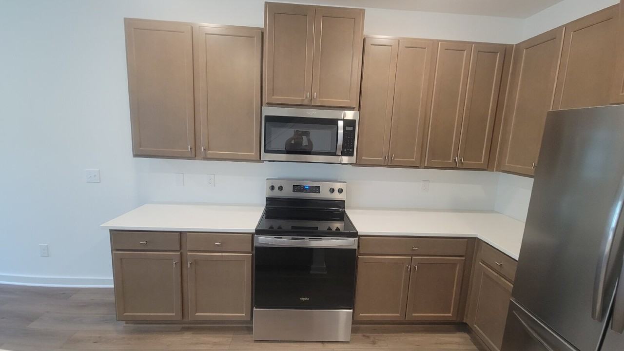 7601 Discovery Point Dr Nw - Photo 7 of 27