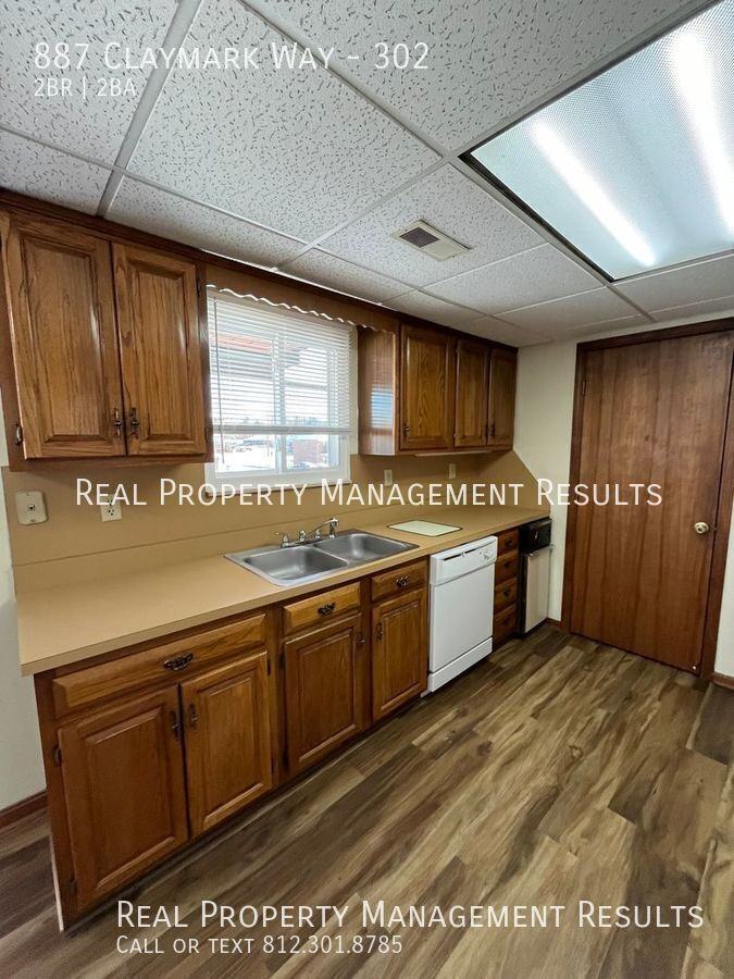 887 Claymark Way #302 - Photo 4 of 14