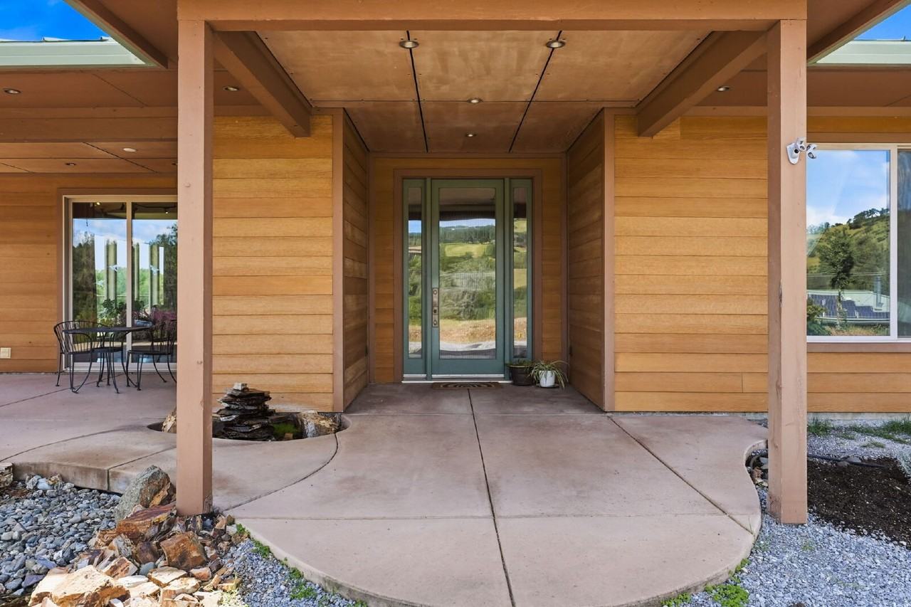 23083 Elk Trl E - Photo 2 of 44