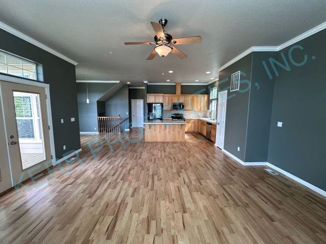 512 Se Espinosa St - Photo 4 of 26