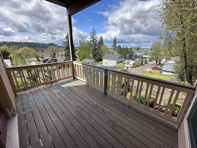 512 Se Espinosa St - Photo 5 of 26