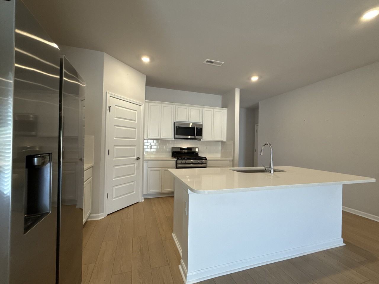 280 Shangrila Way - Photo 3 of 22