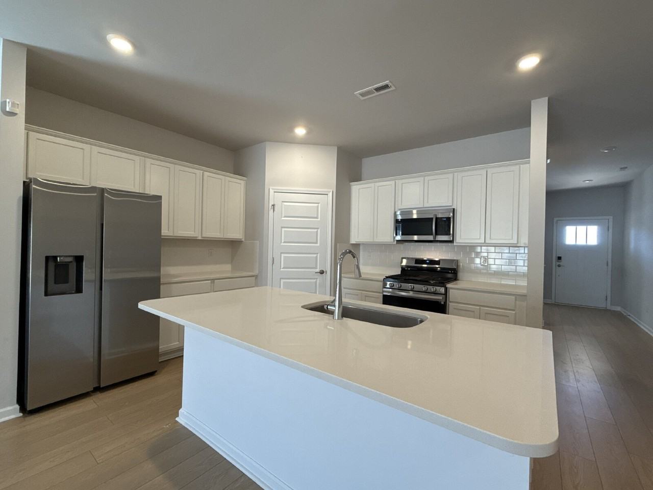 280 Shangrila Way - Photo 4 of 22