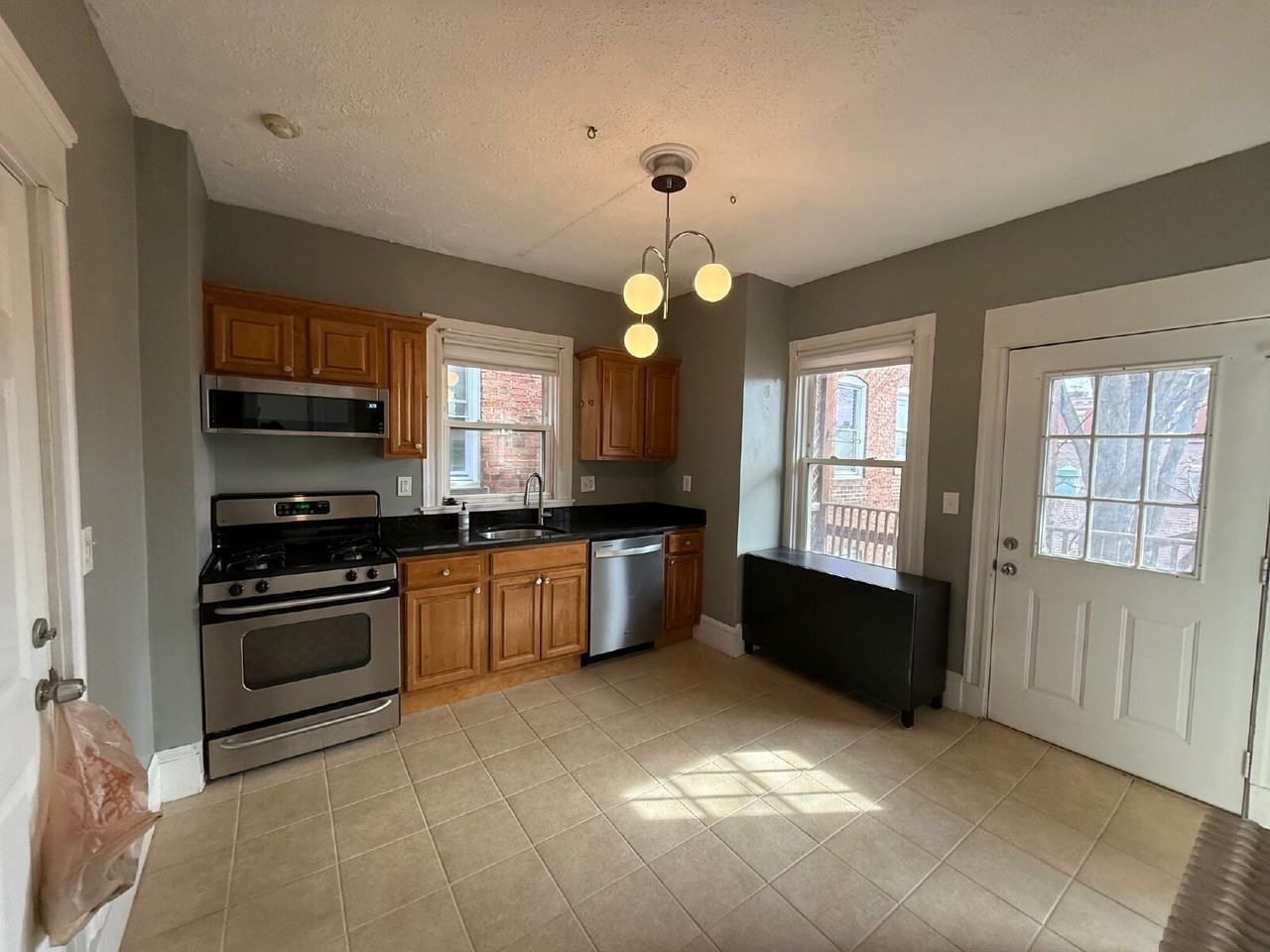 221 Shurtleff St #6 - Photo 2 of 19