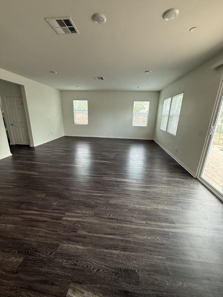 3039 E Arbor Ln - Photo 6 of 15