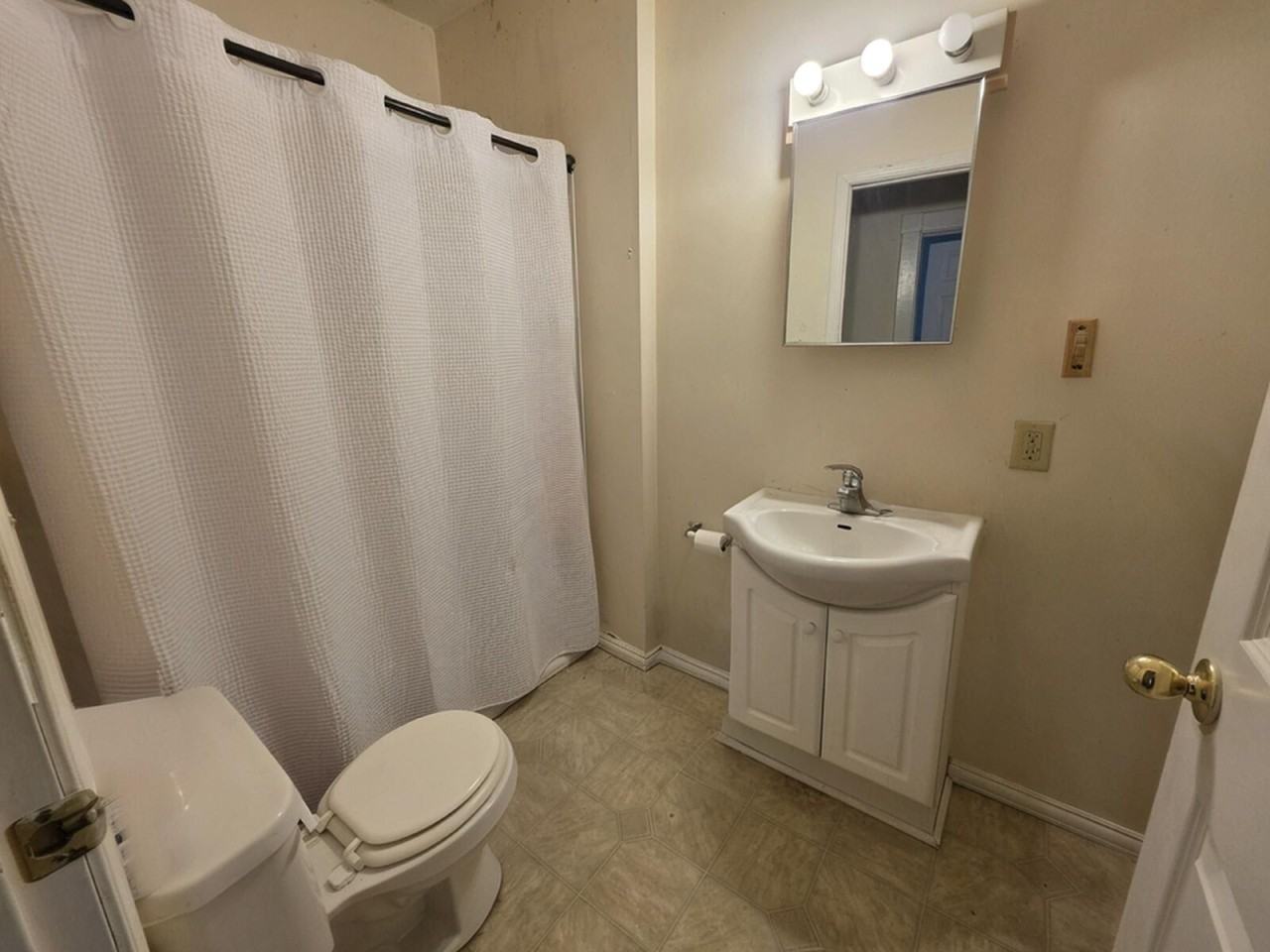 412 Congress St - Photo 5 of 9