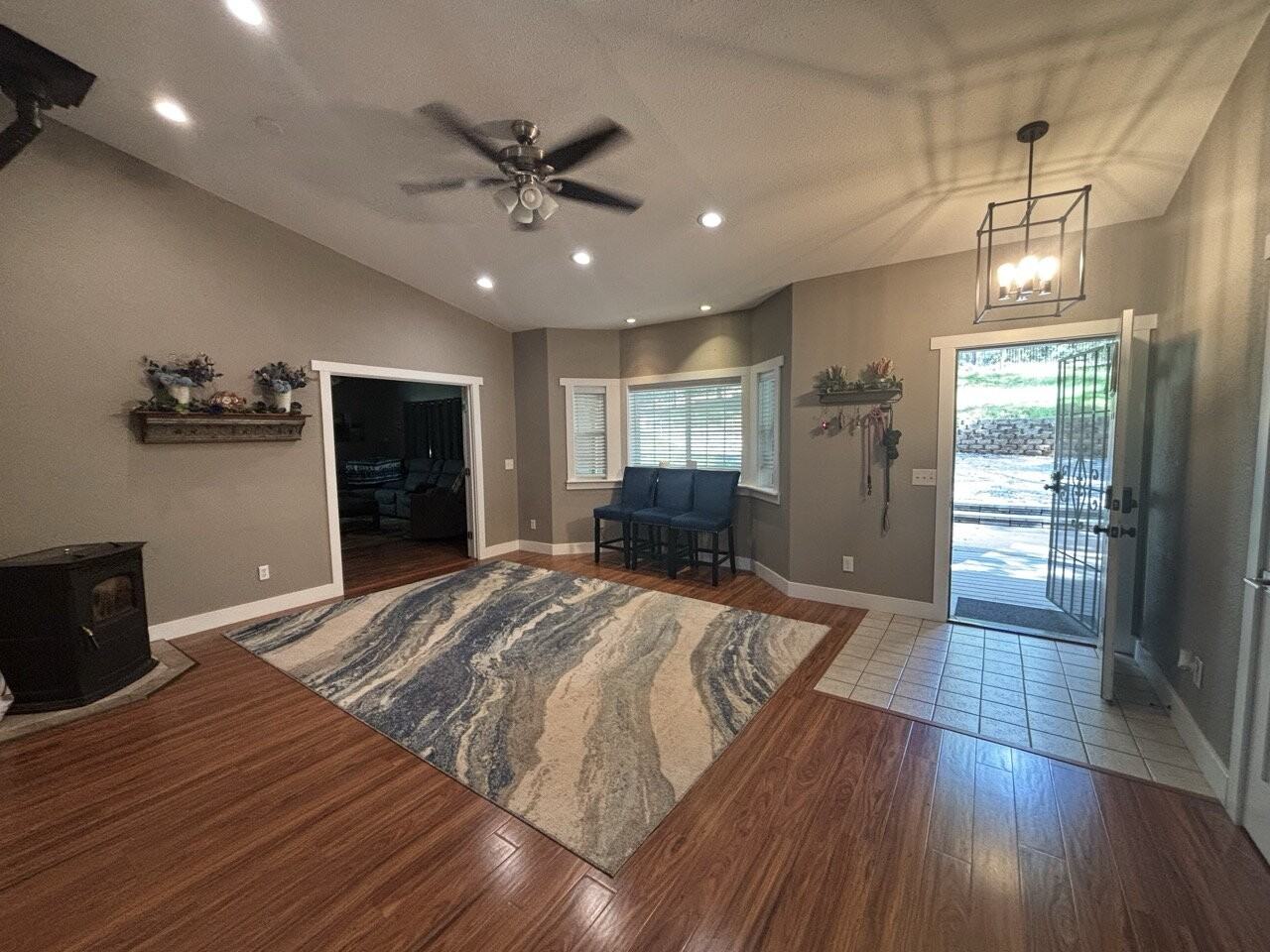 5430 Whitney Ct - Photo 3 of 20