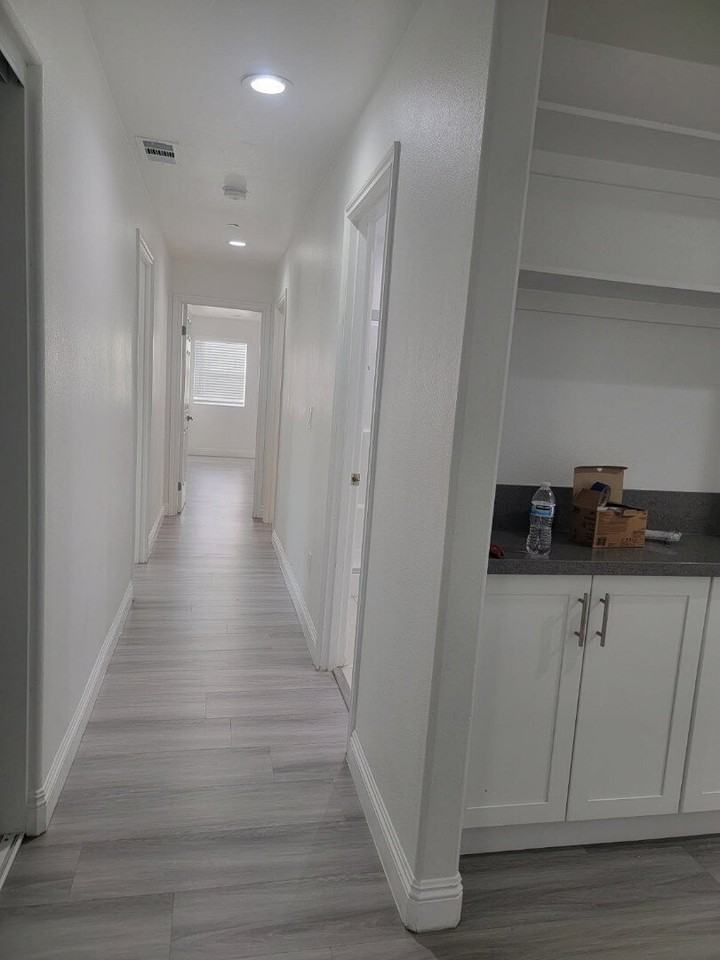 572 N Teakwood Ave #U1 - Photo 4 of 21