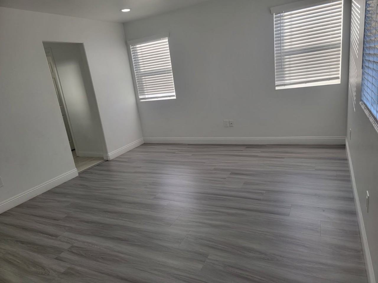 572 N Teakwood Ave #U1 - Photo 5 of 21