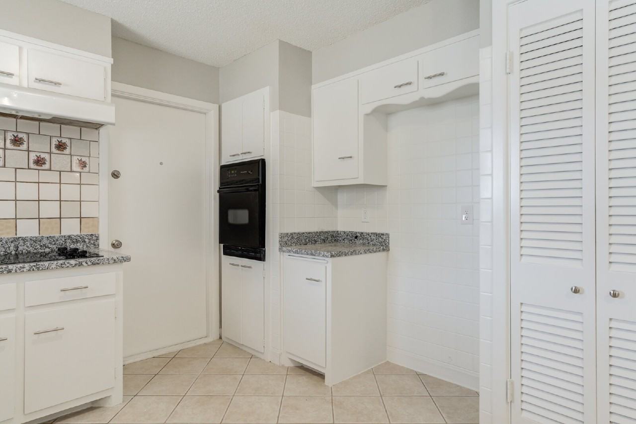 4916 46th St - Photo 6 of 31