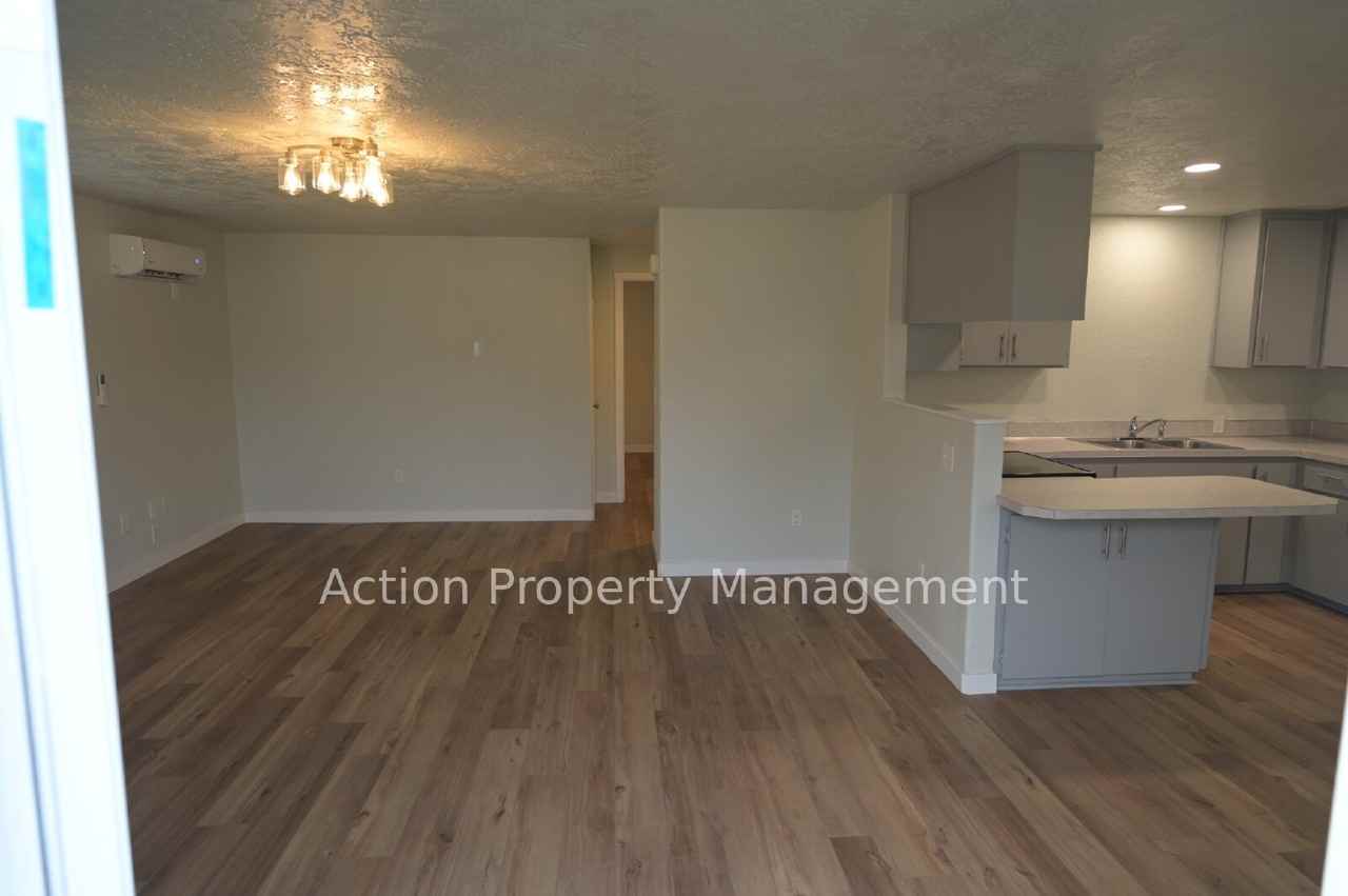 244 W Prairie St - Photo 2 of 20