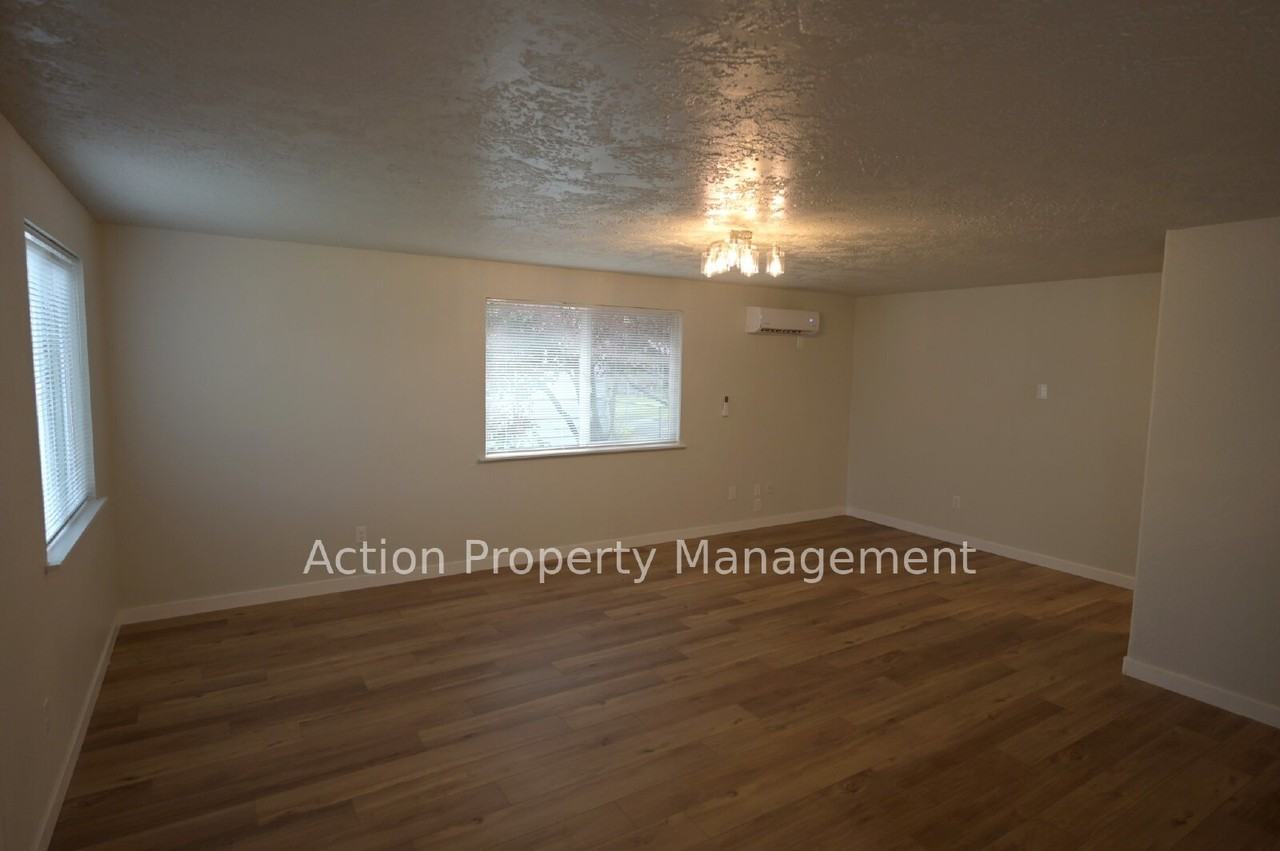 244 W Prairie St - Photo 6 of 20