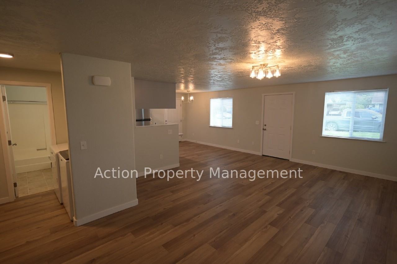 244 W Prairie St - Photo 7 of 20