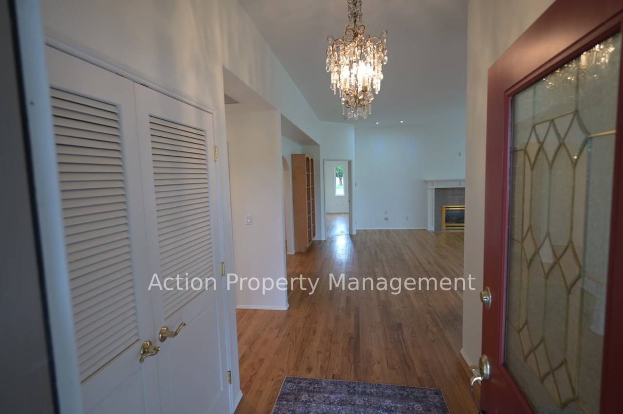 83 Seahawk Dr - Photo 3 of 39