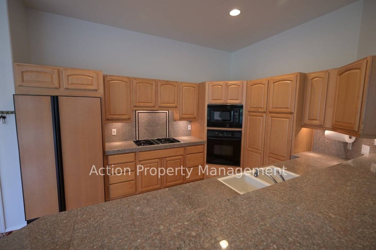 83 Seahawk Dr - Photo 7 of 39