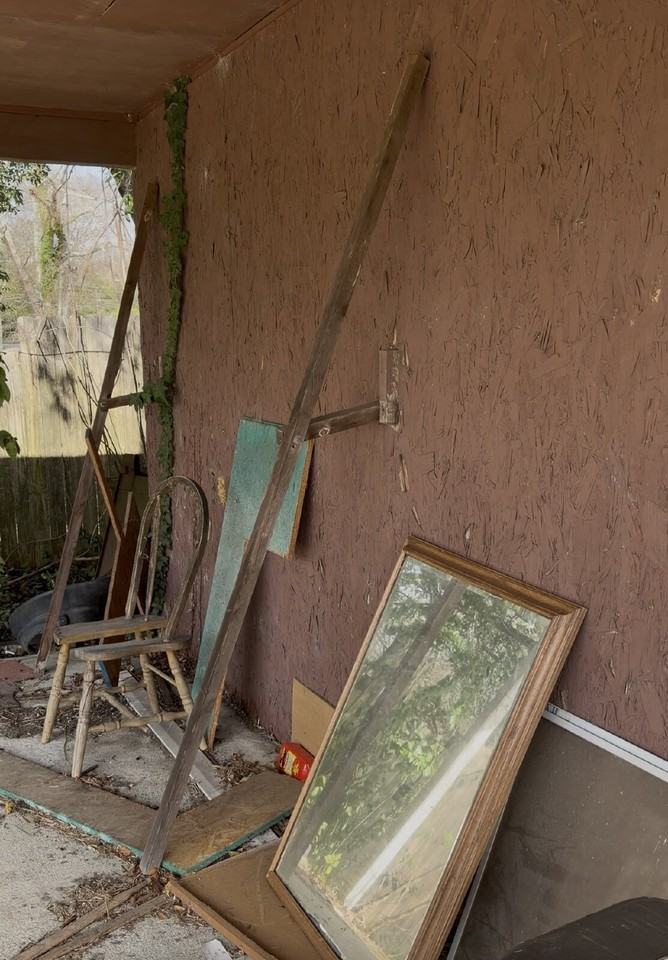 423 Love St - Photo 4 of 50