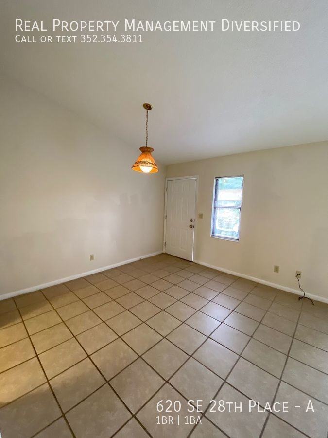 620 Se 28th Pl #A - Photo 2 of 12