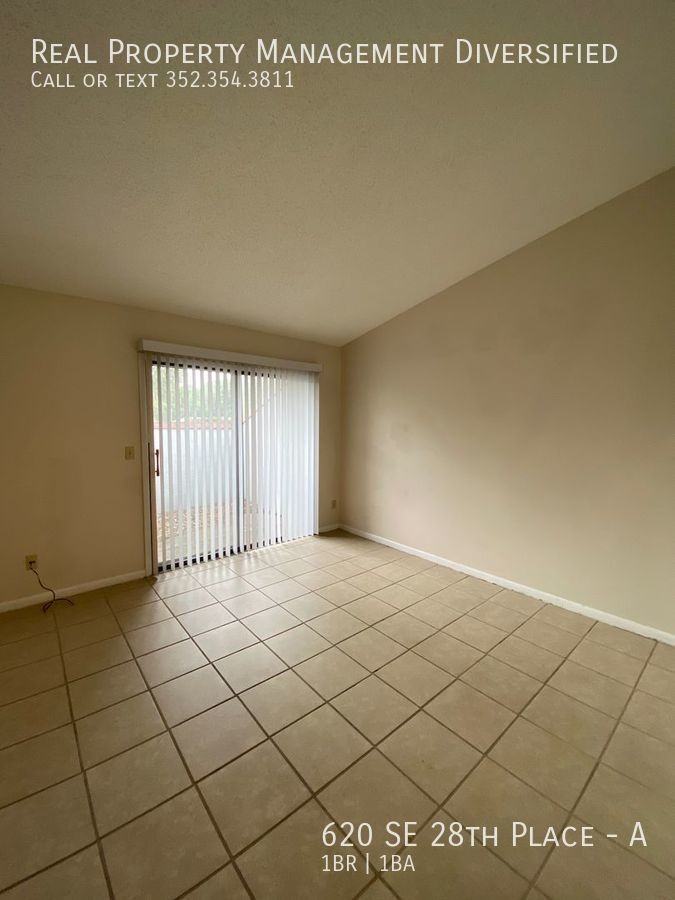 620 Se 28th Pl #A - Photo 3 of 12