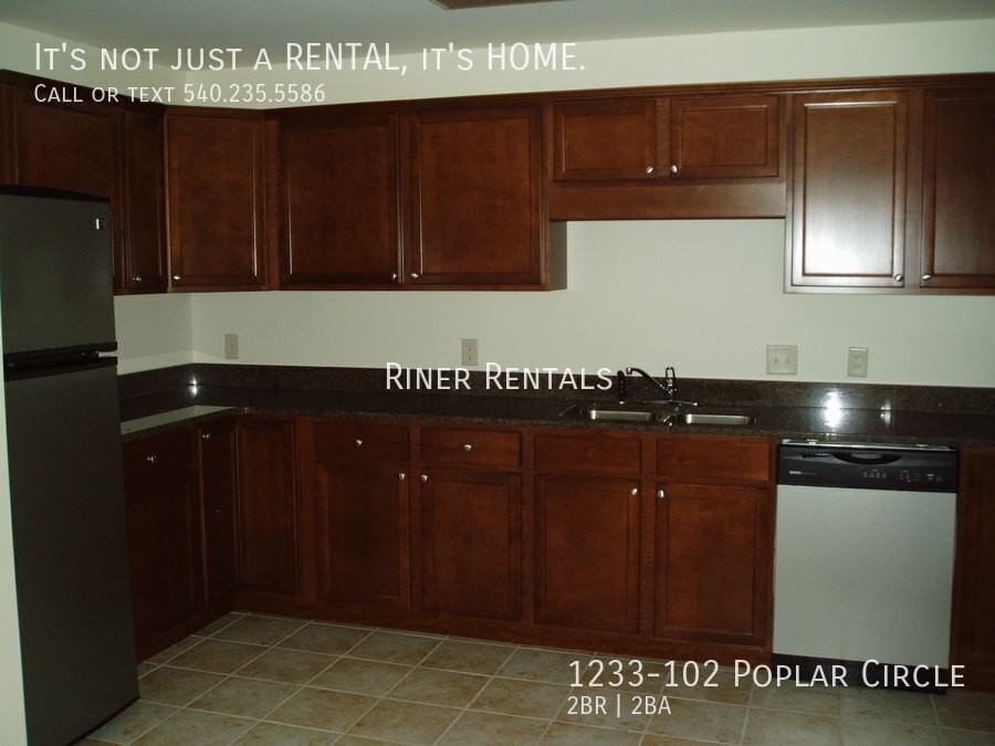 1233 Poplar Cir Apt 102 - Photo 4 of 10