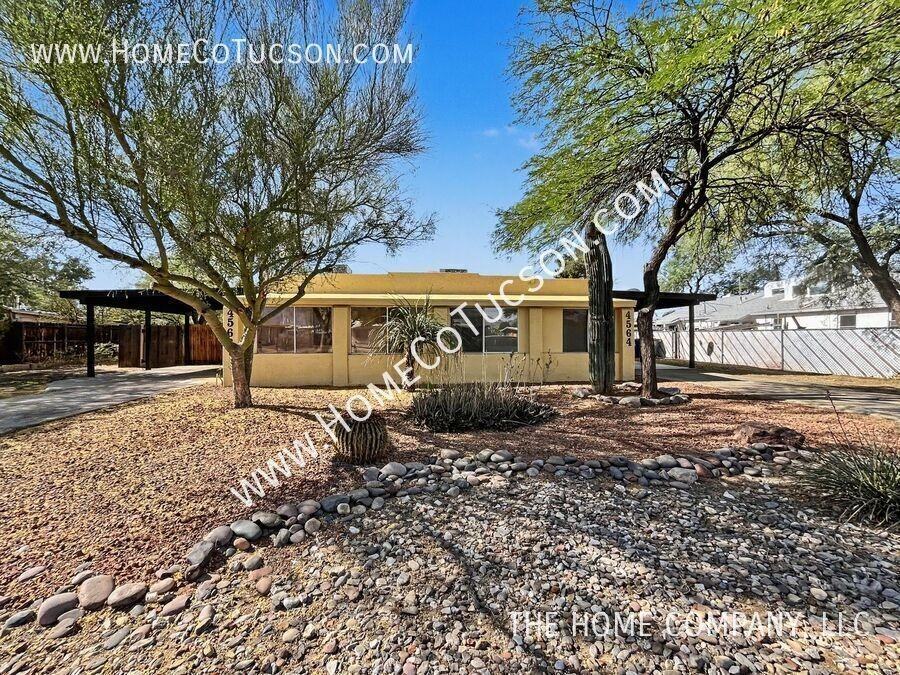 4566 E Seneca St - Photo 4 of 25