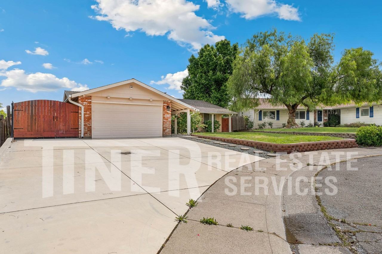 6612 Modesto Dr - Photo 4 of 25