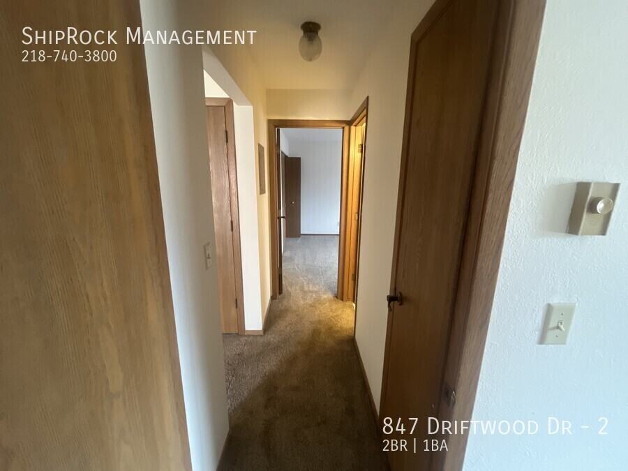 847 Driftwood Dr #2 - Photo 4 of 11