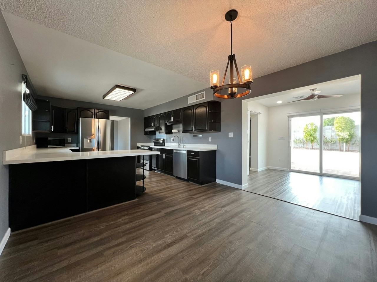 2204 North Normal Avenue - Photo 7 of 23