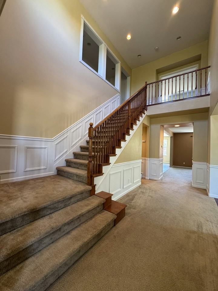 535 West Las Brisas Drive - Photo 2 of 36