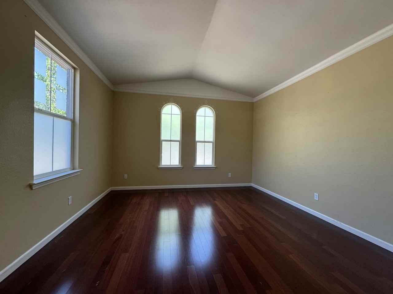 535 West Las Brisas Drive - Photo 4 of 36