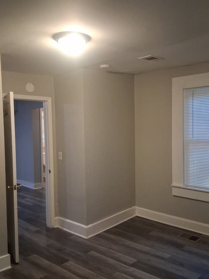 2814 1st Avenue Southwest - Photo 2 of 21