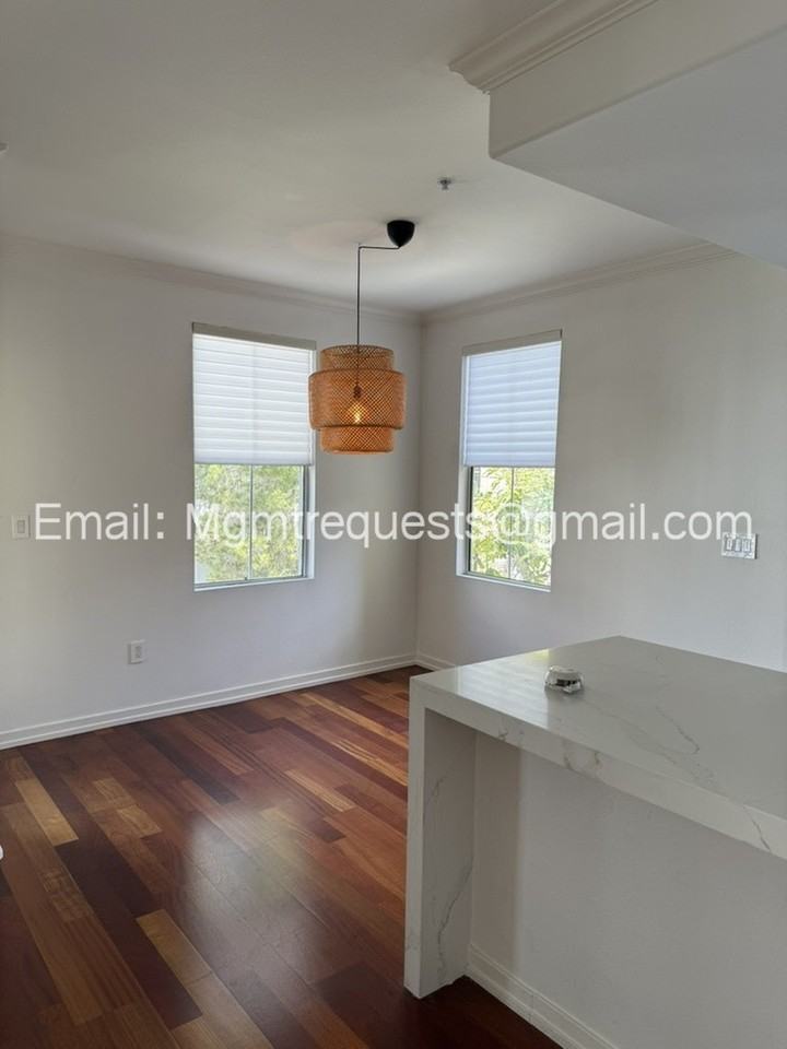 3321 Watermarke Place - Photo 3 of 28