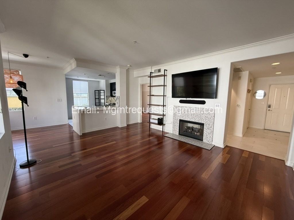 3321 Watermarke Place - Photo 6 of 28